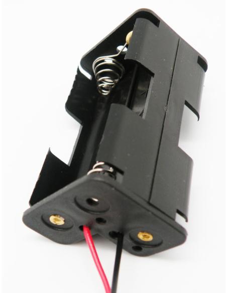 3xR6 "AA" BATTERIENHALTER MIT KABEL