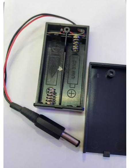 2 porte-piles R6 AA AVEC CÂBLE ET CONNECTEUR D’ALIMENTATION